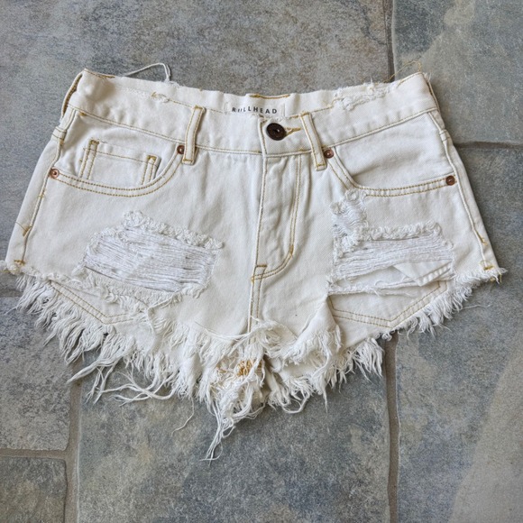 Bullhead‎ Y2K Denim Distressed Frayed Hem High Rise White Denim Shorts 5 - Picture 1 of 3